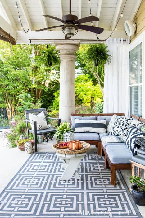 summer front porch ideas with ferns 