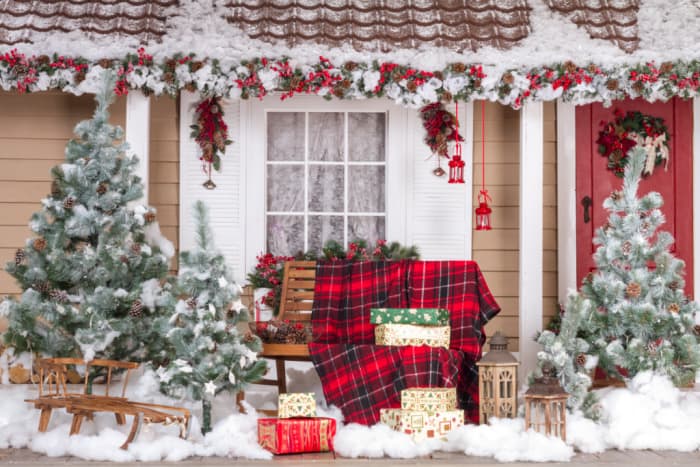 Front Porch Decorating Ideas For Christmas