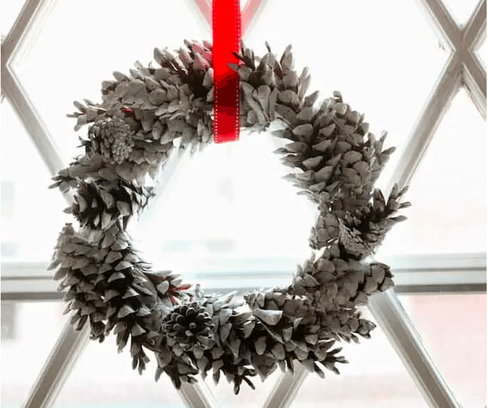 DIY Pinecone wreath