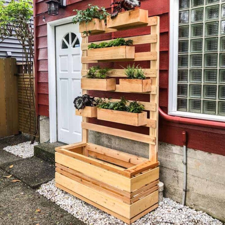 vertical pallet planter