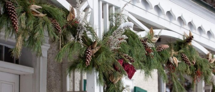 natural front porch Christmas decoration ideas