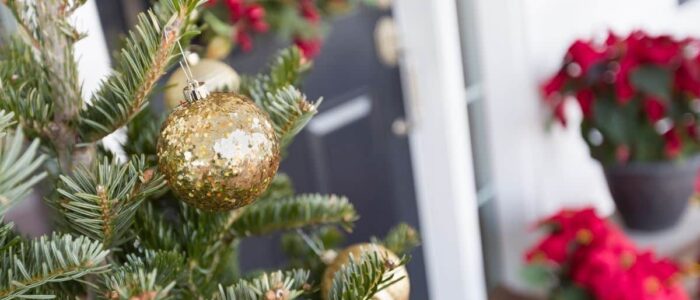 How to decorate the outside of your house for Christmas