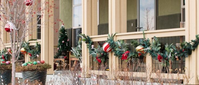 front porch Christmas decorating ideas
