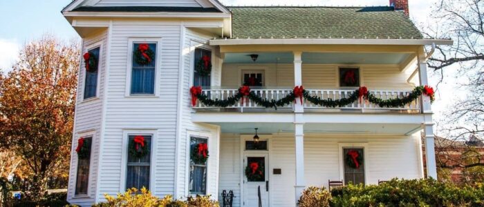 Easy Front Porch Christmas Decorations