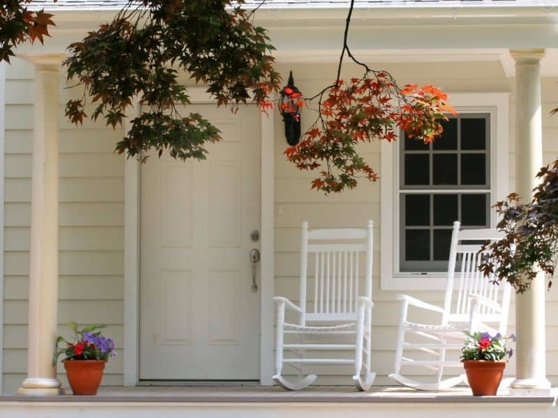 The Best Country Porch Decorations - Front Porch Decorating Ideas